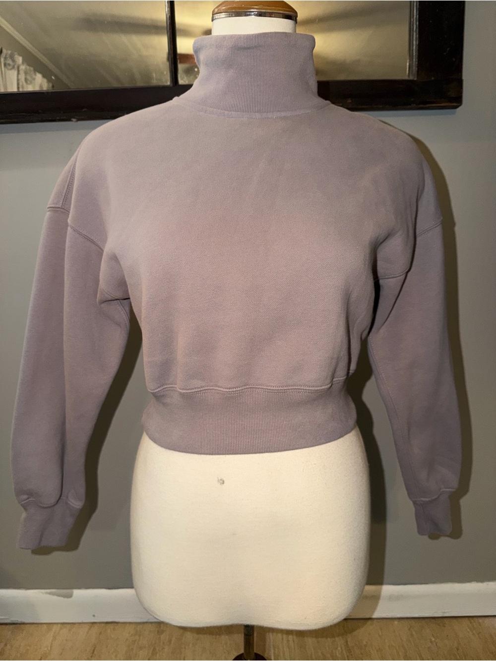 Abercrombie and Fitch Soft A&F Max Essentials Women's cropped  Pullover